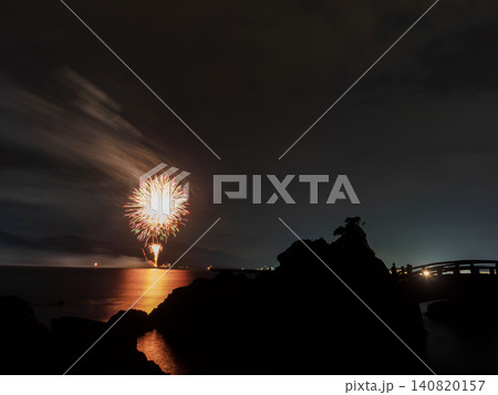 宮古市の海上打ち上げ花火 140820157