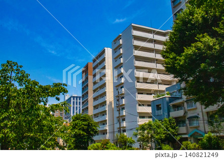 【京都風景】堀川通りの空とビル群(堀川丸太町から堀川今出川まで) 【京都風景】堀川通りの空とビル群(堀川丸太町から堀川今出川まで) 140821249