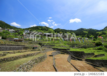 鯉のぼりが広がる初夏の休耕田の棚田のある風景 鯉のぼりが広がる初夏の休耕田の棚田のある風景 140822165
