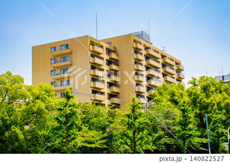【京都風景】堀川通りの空とビル群(堀川丸太町から堀川今出川まで) 【京都風景】堀川通りの空とビル群(堀川丸太町から堀川今出川まで) 140822527