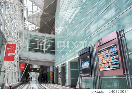 《中部国際空港セントレア》 第1ターミナルビル1Fの景観 《中部国際空港セントレア》 第1ターミナルビル1Fの景観 140823084