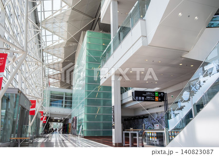《中部国際空港セントレア》 第1ターミナルビル1Fの景観 《中部国際空港セントレア》 第1ターミナルビル1Fの景観 140823087