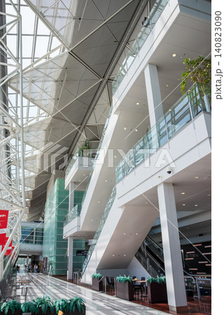 《中部国際空港セントレア》 第1ターミナルビル1Fの景観 《中部国際空港セントレア》 第1ターミナルビル1Fの景観 140823090