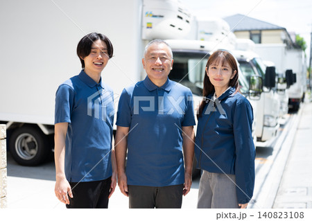運送会社のスタッフ 運送会社のスタッフ 140823108