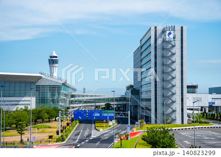 《中部国際空港セントレア》第2ターミナルから望む第1ターミナル方面の風景 《中部国際空港セントレア》第2ターミナルから望む第1ターミナル方面の風景 140823299