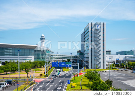 《中部国際空港セントレア》第2ターミナルから望む第1ターミナル方面の風景 140823300