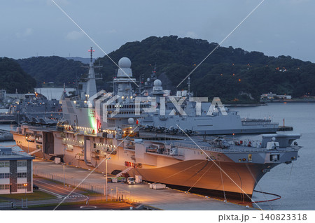 イタリア海軍 航空母艦(軽空母)「カヴール (Cavour C550)」 イタリア海軍 航空母艦(軽空母)「カヴール (Cavour C550)」 140823318