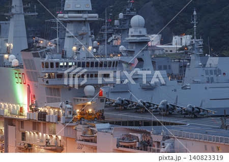 イタリア海軍 航空母艦(軽空母)「カヴール (Cavour C550)」 イタリア海軍 航空母艦(軽空母)「カヴール (Cavour C550)」 140823319