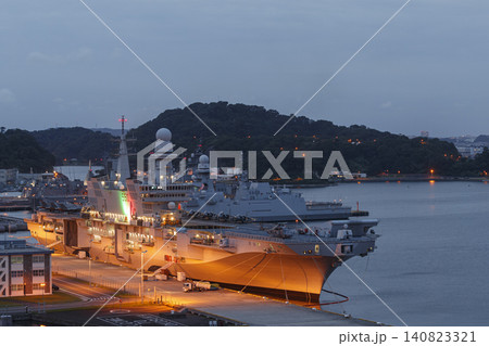 イタリア海軍 航空母艦(軽空母)「カヴール (Cavour C550)」 イタリア海軍 航空母艦(軽空母)「カヴール (Cavour C550)」 140823321