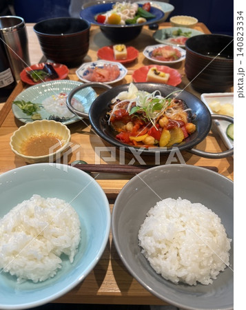 飯炊き方違いを食べ比べできる食堂 飯炊き方違いを食べ比べできる食堂 140823334