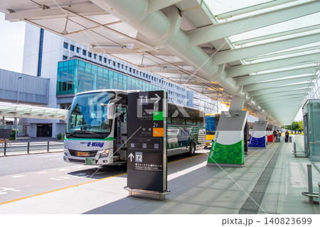 《中部国際空港セントレア》第1ターミナル バス・タクシーおりば 《中部国際空港セントレア》第1ターミナル バス・タクシーおりば 140823699
