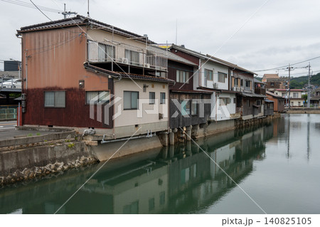 日本の岡山県玉野市の古くてとても美しい建物 日本の岡山県玉野市の古くてとても美しい建物 140825105
