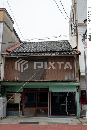 日本の岡山県玉野市の古くてとても美しい建物 日本の岡山県玉野市の古くてとても美しい建物 140825114