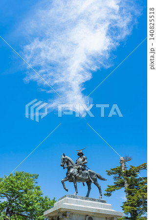 青空と伊達政宗騎馬像 青空と伊達政宗騎馬像 140825518