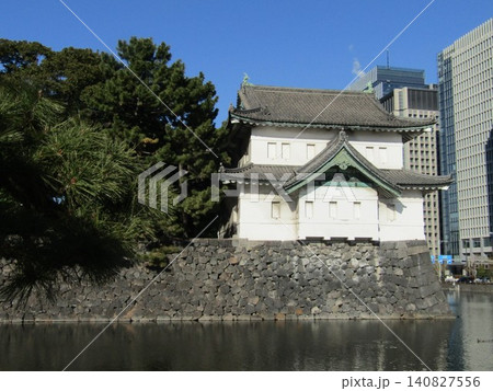 東京都の皇居内の建物やお堀などの風景 東京都の皇居内の建物やお堀などの風景 140827556