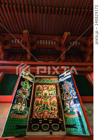古都京都の歴史を伝える岩船寺三重塔内部の板絵と木造建築の組物 古都京都の歴史を伝える岩船寺三重塔内部の板絵と木造建築の組物 140829172