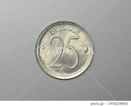 ベルギーで1971年に発行された25サンチーム白銅貨 ベルギーで1971年に発行された25サンチーム白銅貨 140829668
