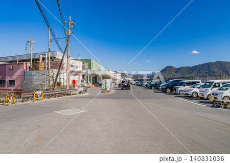 沼津市の沼津漁港周辺の街並み(静岡県) 140831036