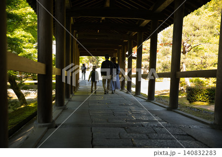 東福寺 開山堂から通天橋に続く静かな廻廊4 東福寺 開山堂から通天橋に続く静かな廻廊4 140832283
