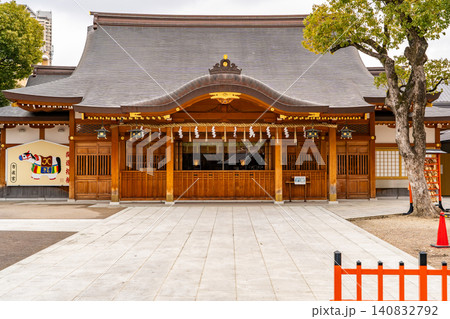 堺三国ケ丘 方違神社(通称:ほうちがいさん)拝殿 方位、地相、家相の方災除けで有名/熊野詣の安全祈願 堺三国ケ丘 方違神社(通称:ほうちがいさん)拝殿 方位、地相、家相の方災除けで有名/熊野詣の安全祈願 140832792