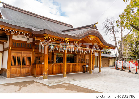 堺三国ケ丘 方違神社(通称:ほうちがいさん)拝殿 方位、地相、家相の方災除けで有名/熊野詣の安全祈願 堺三国ケ丘 方違神社(通称:ほうちがいさん)拝殿 方位、地相、家相の方災除けで有名/熊野詣の安全祈願 140832796