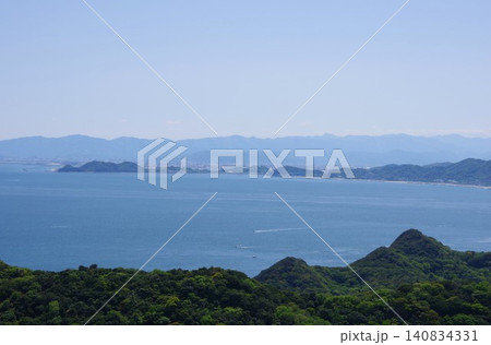 兵庫県南あわじ市　うずの丘から徳島市街地・眉山方面を望む 140834331