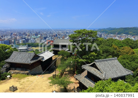 【愛媛県】松山城内から見た松山市街地と町並み(現存12天守) 【愛媛県】松山城内から見た松山市街地と町並み(現存12天守) 140837991