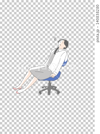 オフィスチェアに座る女性会社員 オフィスチェアに座る女性会社員 140838280