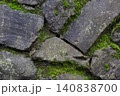 苔が生えた石垣 140838700