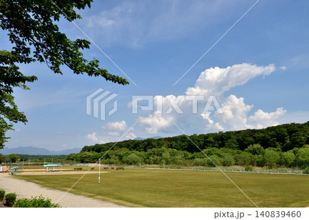 栃木県黒磯公園から那珂川河畔公園を望む 栃木県黒磯公園から那珂川河畔公園を望む 140839460