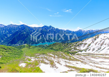 初夏の大観峰から見た景色 立山黒部アルペンルート 富山県立山町 初夏の大観峰から見た景色 立山黒部アルペンルート 富山県立山町 140840287