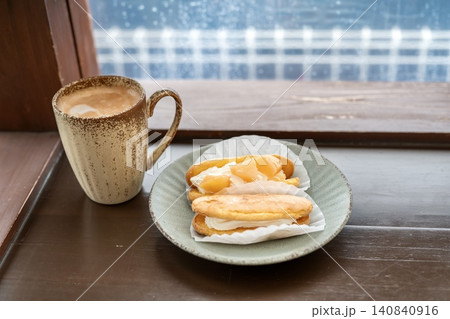 和歌山 白浜名物の生かげろうとカフェラテ 和歌山 白浜名物の生かげろうとカフェラテ 140840916