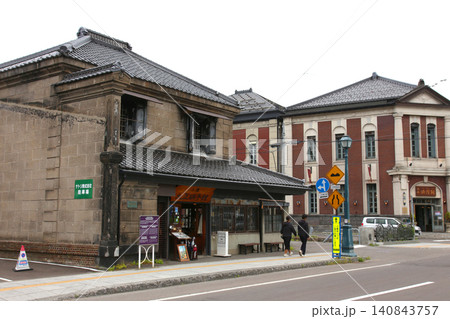 小樽　小樽運河　運河　倉庫群　レトロ商店街　小樽観光　日本銀行旧小樽支店　旧手宮線跡　モダン建築　　 140843757