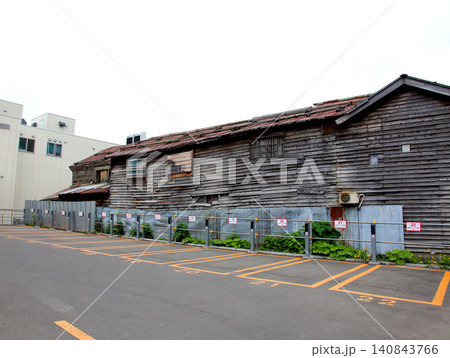 小樽　小樽運河　運河　倉庫群　レトロ商店街　小樽観光　日本銀行旧小樽支店　旧手宮線跡　モダン建築　　 140843766