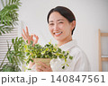 ガーデニングをする女性 140847561