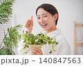 ガーデニングをする女性 140847563