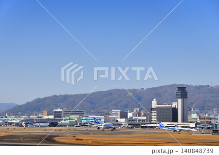 スカイパークから眺める伊丹空港全景 スカイパークから眺める伊丹空港全景 140848739