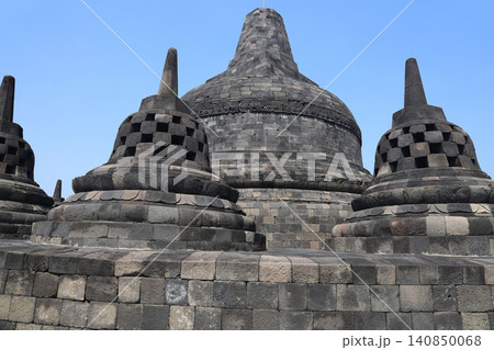 インドネシア ジャワ島 ジョグジャカルタ ボロブドゥール寺院 世界遺産 世界三大仏教遺跡 インドネシア ジャワ島 ジョグジャカルタ ボロブドゥール寺院 世界遺産 世界三大仏教遺跡 140850068