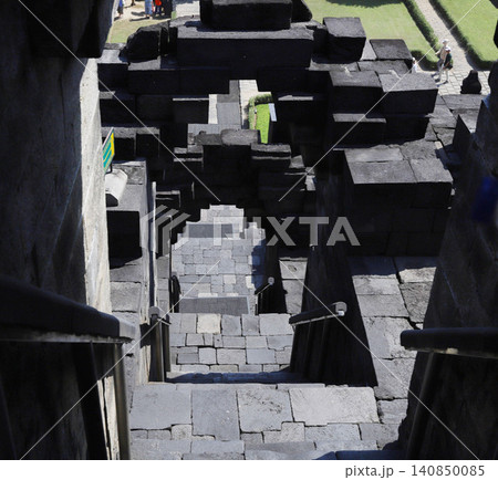 インドネシア　ジャワ島　ジョグジャカルタ　ボロブドゥール寺院　世界遺産　世界三大仏教遺跡 140850085