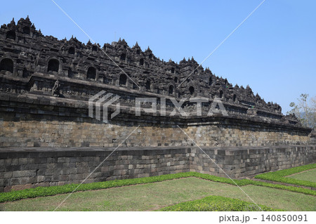 インドネシア　ジャワ島　ジョグジャカルタ　ボロブドゥール寺院　世界遺産　世界三大仏教遺跡 140850091