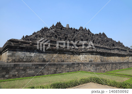 インドネシア ジャワ島 ジョグジャカルタ ボロブドゥール寺院 世界遺産 世界三大仏教遺跡 インドネシア ジャワ島 ジョグジャカルタ ボロブドゥール寺院 世界遺産 世界三大仏教遺跡 140850092