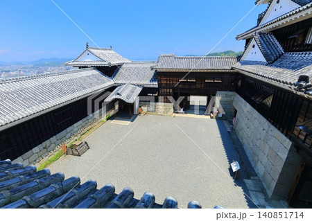 【愛媛県】快晴の松山城(本壇) 【愛媛県】快晴の松山城(本壇) 140851714