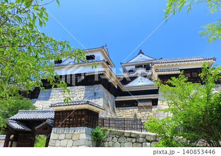 【愛媛県】快晴の松山城(本壇) 【愛媛県】快晴の松山城(本壇) 140853446