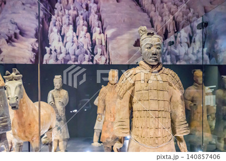 兵馬俑 秦始皇帝陵兵馬俑坑出土 兵馬俑 秦始皇帝陵兵馬俑坑出土 140857406