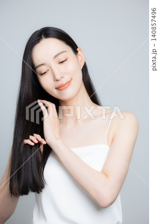 ロングヘアの女性 ロングヘアの女性 140857496
