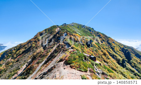 秋の針ノ木岳・蓮華岳登山(針ノ木峠・針ノ木小屋と蓮華岳) 秋の針ノ木岳・蓮華岳登山(針ノ木峠・針ノ木小屋と蓮華岳) 140858571
