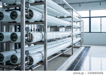 Industrial water filtration system with multiple membrane housings and pressure gauges Industrial water filtration system with multiple membrane housings and pressure gauges 140860886