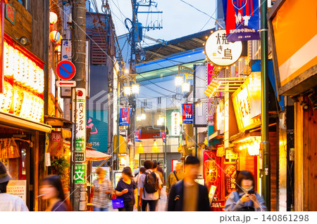 東京・高円寺 北中通り商店街 140861298
