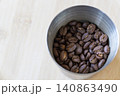 カップに入ったコーヒー豆 140863490
