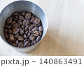カップに入ったコーヒー豆 140863491